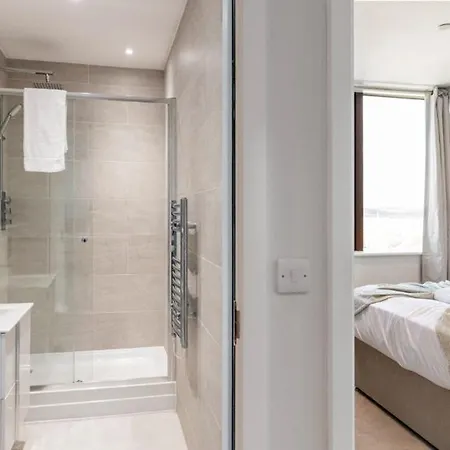 Harmonious Greens: Cozy 1-Bed Flat In Harrow Exterior photo