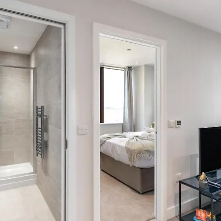 Harmonious Greens: Cozy 1-Bed Flat In Harrow Exterior photo