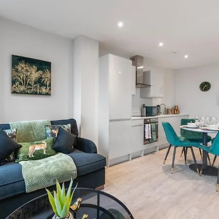 Harmonious Greens: Cozy 1-Bed Flat In Harrow Exterior photo