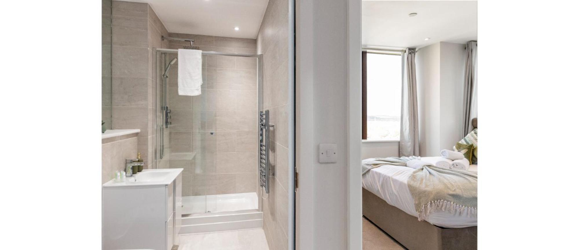 Harmonious Greens: Cozy 1-bed Flat In *
