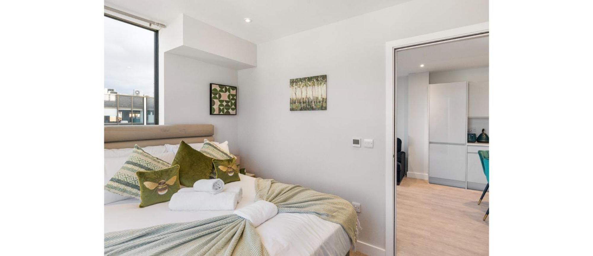 Harmonious Greens: Cozy 1-bed Flat In Harrow
