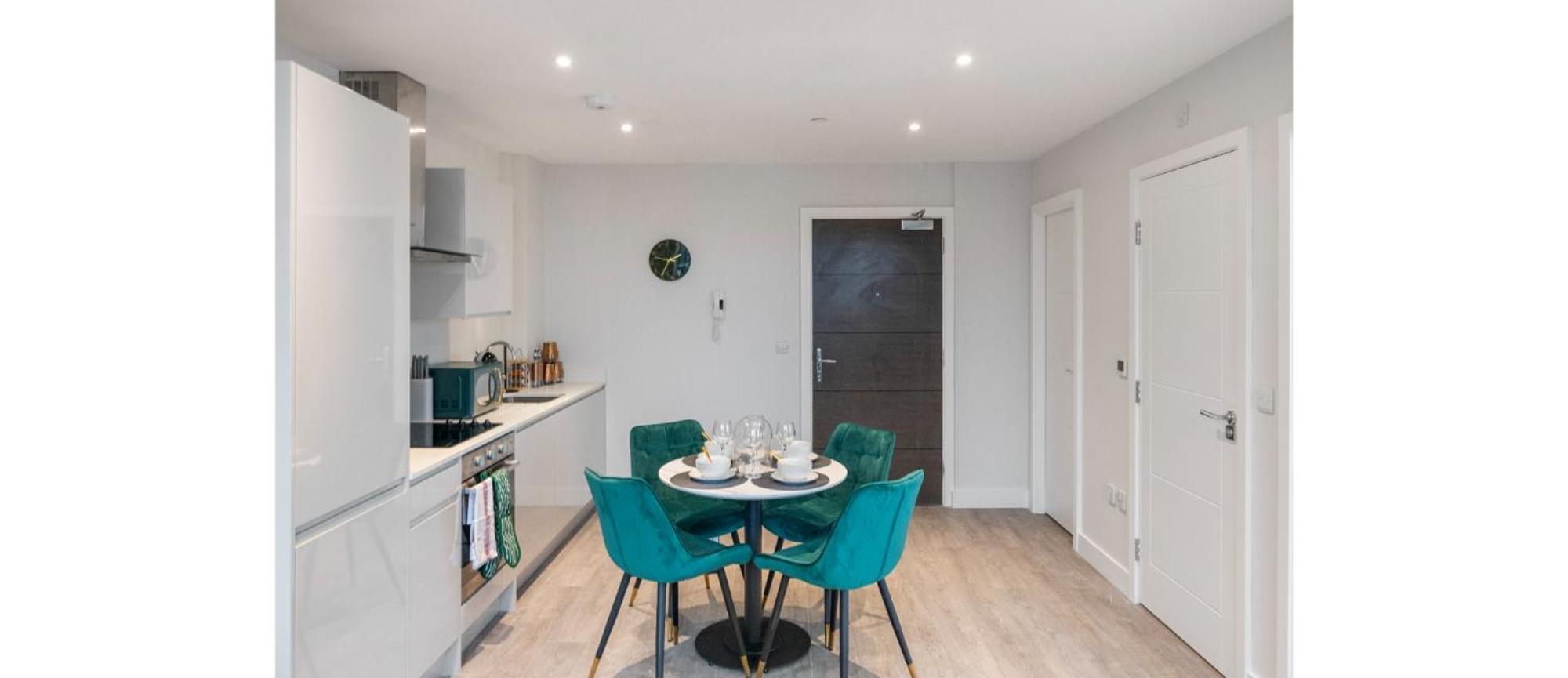 Harmonious Greens: Cozy 1-bed Flat In * Harrow