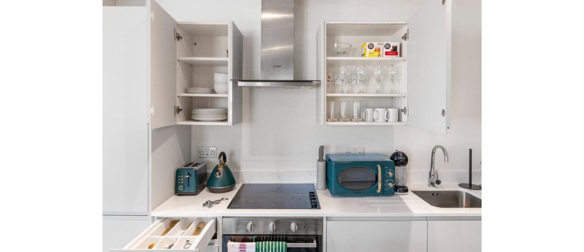 Harmonious Greens: Cozy 1-bed Flat In Apartment Harrow