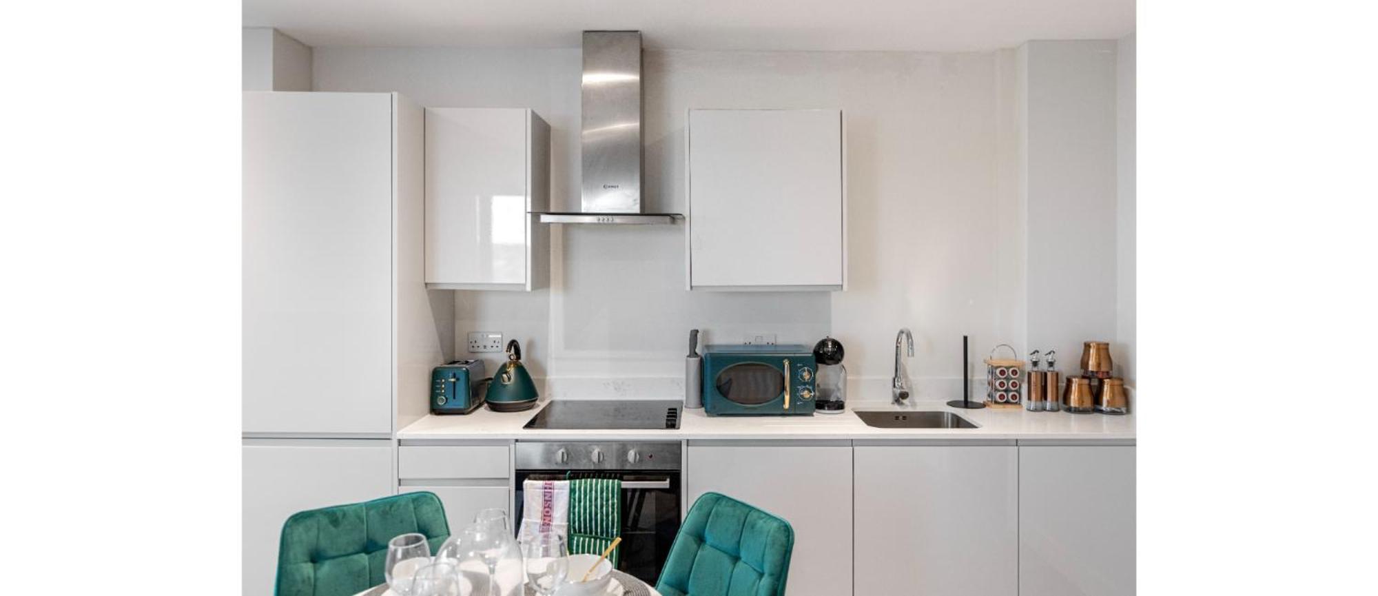 Harmonious Greens: Cozy 1-bed Flat In Harrow